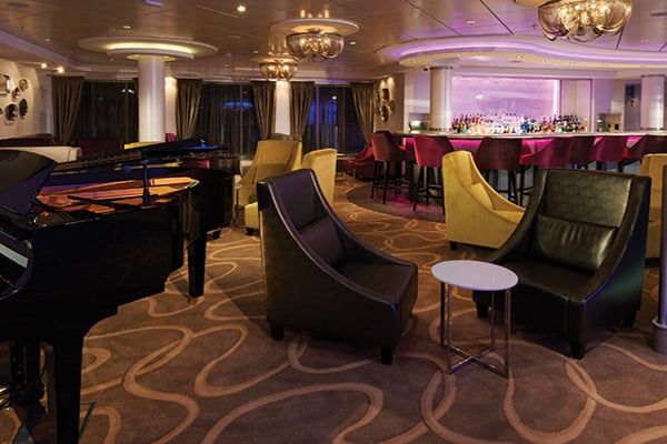 Shaker's_Cocktail_Bar.jpg